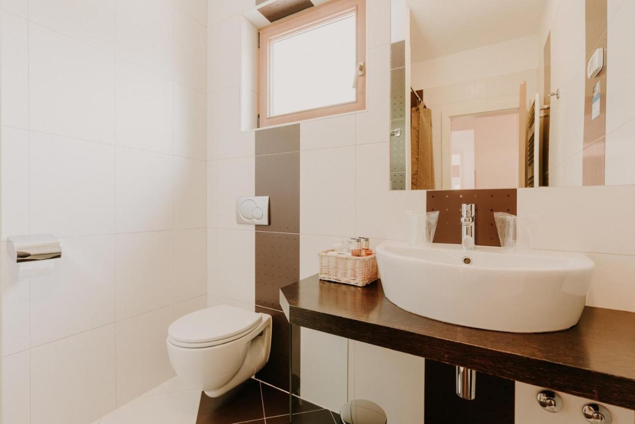 Bed And Breakfast Kolo Adults Only Bužinija 外观 照片