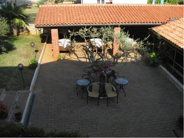 Bed And Breakfast Kolo Adults Only Bužinija 外观 照片