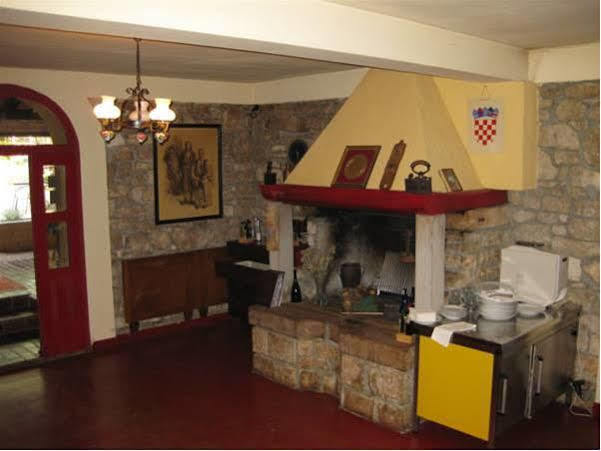 Bed And Breakfast Kolo Adults Only Bužinija 外观 照片